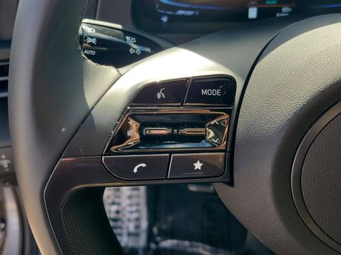 Certified 2025 Hyundai Elantra Sport image 25