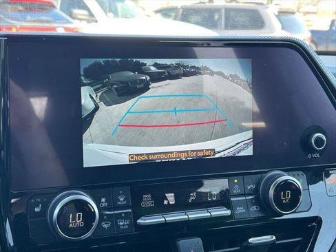 Certified 2024 Toyota Highlander XSE image 37