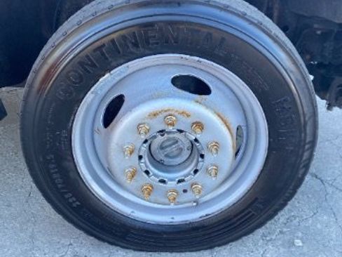 Used 2013 Ford F550 Full Dump and Plows w/ Payload Upgrade Pkg image 30