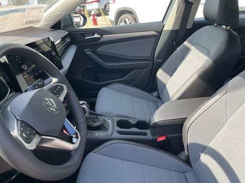 New 2026 Volkswagen Jetta SE image 8