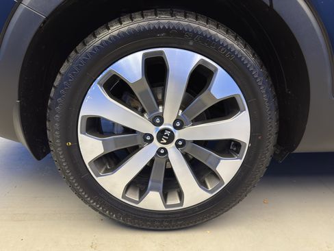 Used 2021 Kia Telluride EX w/ EX Premium Package image 9