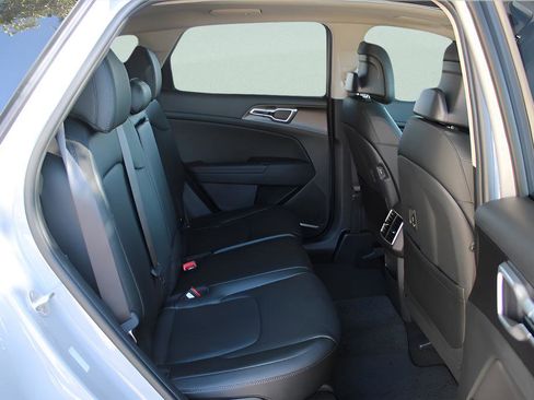 New 2026 Kia Sportage EX w/ EX Panorama Roof Package FWD image 18
