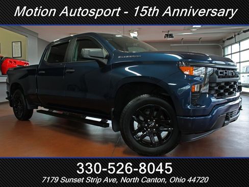 Used 2023 Chevrolet Silverado 1500 Custom AWD/4WD image 2