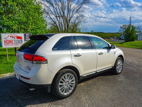 Used 2013 Lincoln MKX AWD image 3