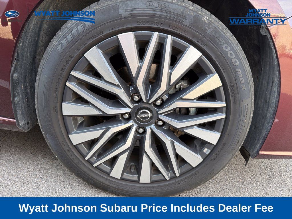 Used 2025 Nissan Altima 2.5 SV FWD image 9