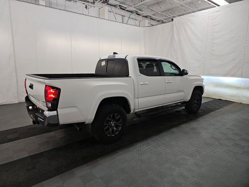 Used 2021 Toyota Tacoma SR5 RWD image 4