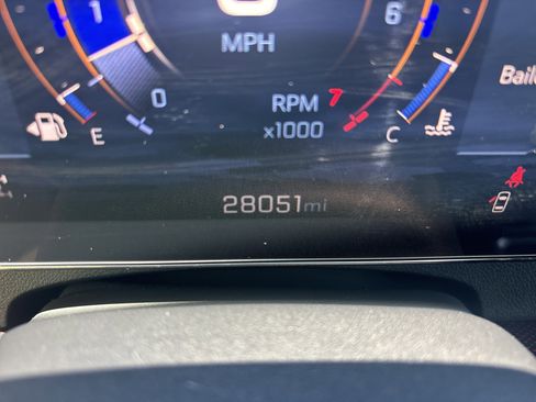 Used 2025 Chevrolet Traverse Z71 AWD/4WD image 23