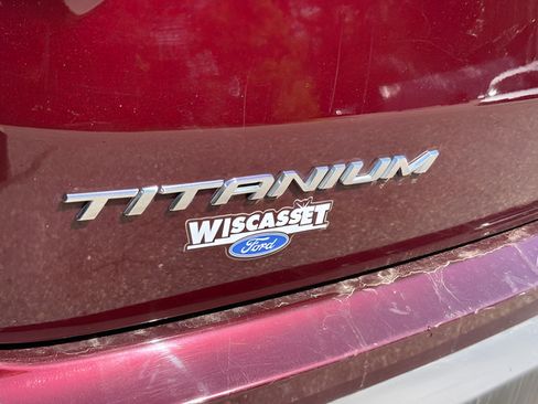 Certified 2022 Ford Edge Titanium w/ Equipment Group 301A AWD/4WD image 19