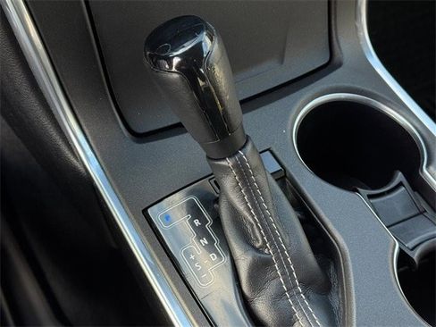 Used 2015 Toyota Camry XSE image 18