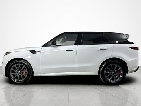 Used 2023 Land Rover Range Rover Sport SE Dynamic image 2