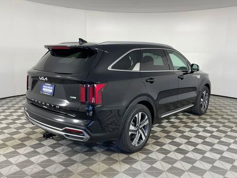 Certified 2022 Kia Sorento EX w/ Panoramic Sunroof Package image 24