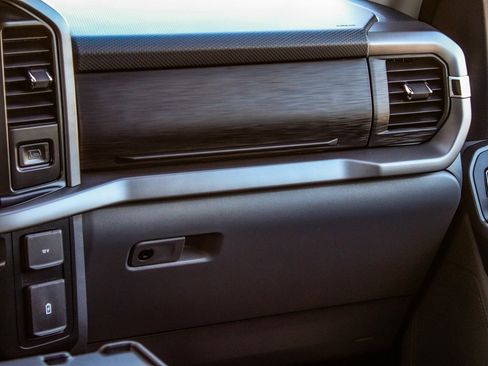 Used 2025 Ford F150 XLT w/ Equipment Group 301A Standard image 17