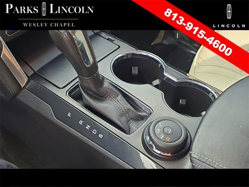 Used 2017 Ford Explorer Platinum image 27