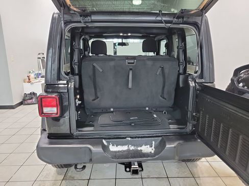 Used 2022 Jeep Wrangler Sport S image 8