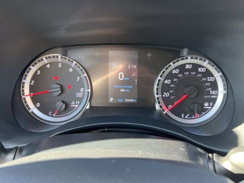 Used 2022 Toyota Highlander L image 17