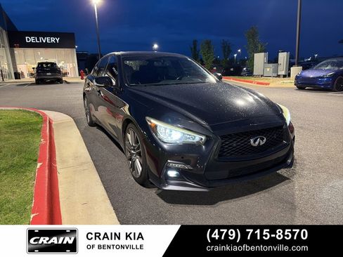 Used 2018 INFINITI Q50 Red Sport 400 w/ Sensory Package (Sport) RWD image 2