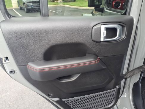 Used 2022 Jeep Gladiator Rubicon w/ LED Lighting Group AWD/4WD image 14