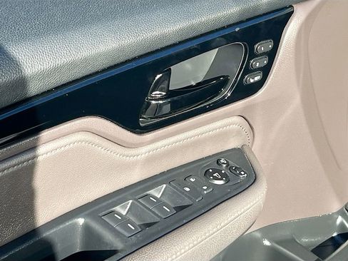 Used 2019 Honda Odyssey Elite image 18