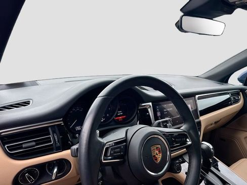 Used 2024 Porsche Macan image 10