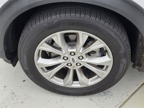 Used 2021 Ford Explorer XLT w/ Equipment Group 202A image 40