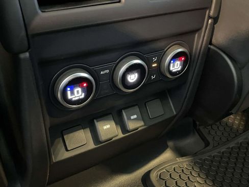 Used 2023 Land Rover Defender 110 V8 AWD/4WD image 21