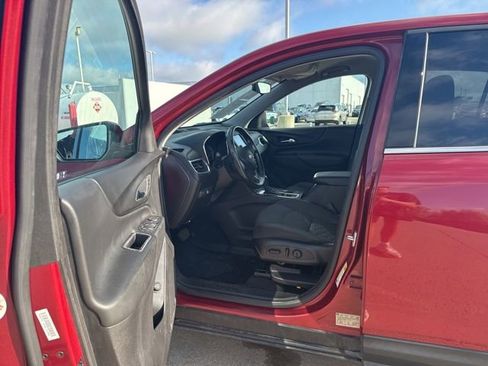Used 2018 Chevrolet Equinox LT FWD image 17