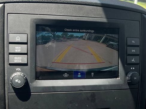 Used 2023 Mercedes-Benz Metris image 19