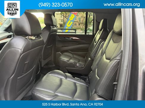 Used 2017 Cadillac Escalade ESV Luxury RWD image 8