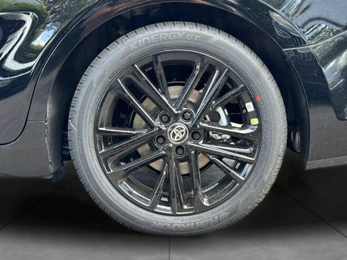 New 2026 Toyota Camry SE FWD image 32