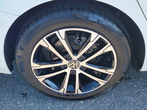 Used 2026 Volkswagen Jetta Sport FWD image 5