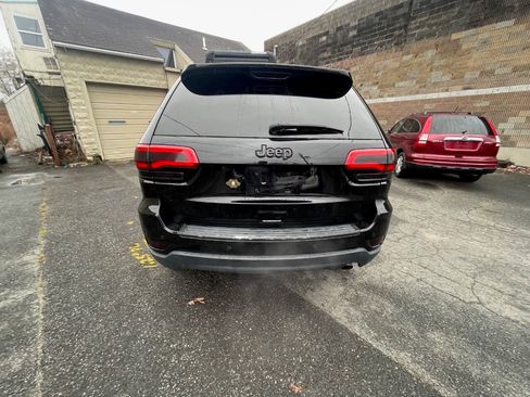 Used 2017 Jeep Grand Cherokee Limited image 6