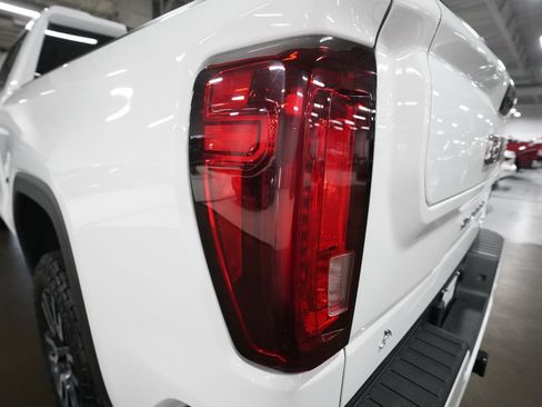 Used 2023 GMC Sierra 1500 AT4 w/ AT4 Preferred Package AWD/4WD image 31
