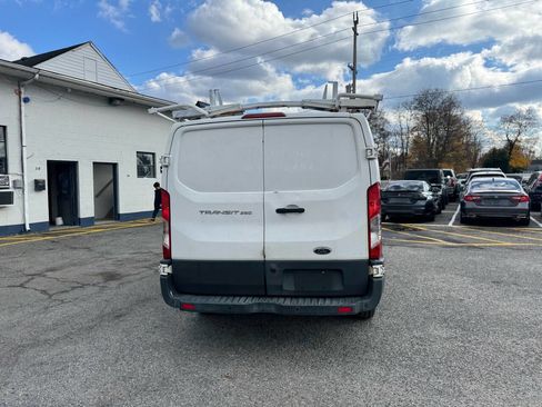 Used 2017 Ford Transit 250 250 3dr SWB Low Roof Cargo Van image 12