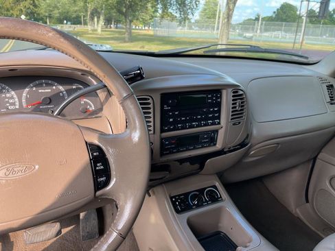 Used 2001 Ford Expedition Eddie Bauer image 13