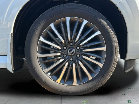 Used 2025 Nissan Armada Platinum Reserve AWD/4WD image 37