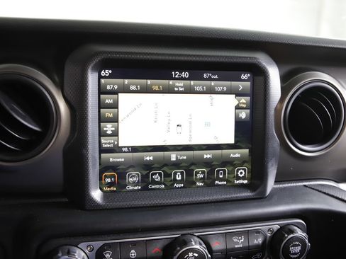 Used 2023 Jeep Gladiator Sport AWD/4WD image 16