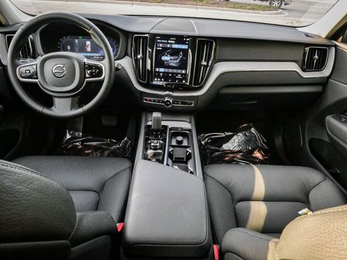 Used 2025 Volvo XC60 B5 Plus w/ Climate Package image 29