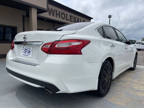 Used 2016 Nissan Altima 2.5 S w/ Power Driver Seat Package FWD image 6
