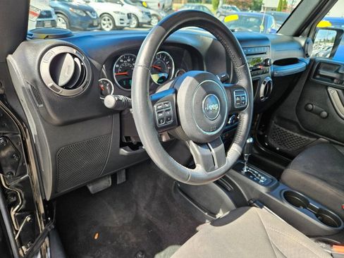 Used 2016 Jeep Wrangler Sport w/ Connectivity Group AWD/4WD image 15