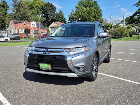 Used 2016 Mitsubishi Outlander ES AWD/4WD image 1
