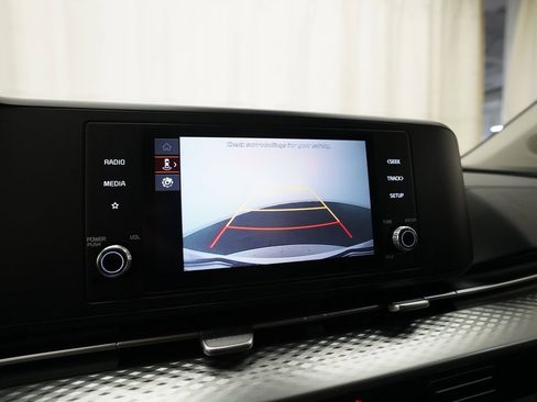 Certified 2024 Kia Carnival LX image 20