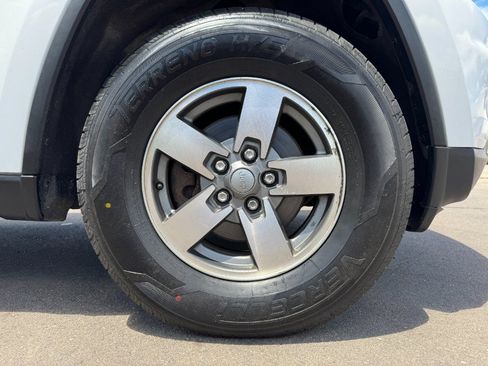 Used 2015 Jeep Grand Cherokee Limited AWD/4WD image 13
