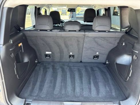 Used 2023 Jeep Renegade Altitude w/ Convenience Group I AWD/4WD image 15