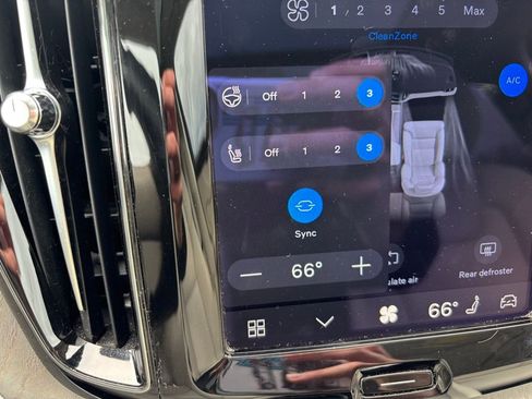 Certified 2023 Volvo XC60 B5 Plus w/ Climate Package image 15