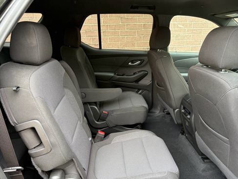Used 2023 Chevrolet Traverse LT image 24