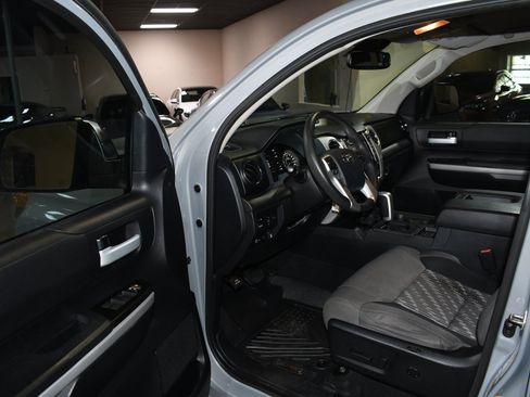 Used 2019 Toyota Tundra SR5 w/ SR5 Upgrade Package AWD/4WD image 47