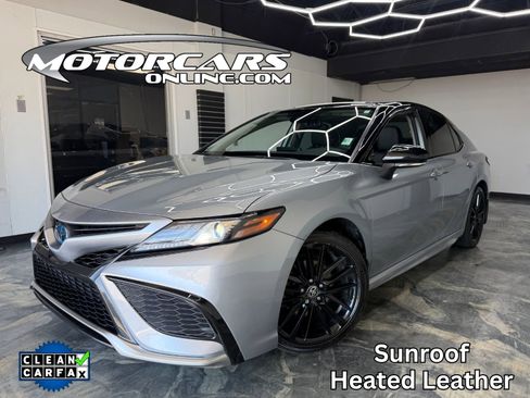 Used 2023 Toyota Camry XSE FWD image 1