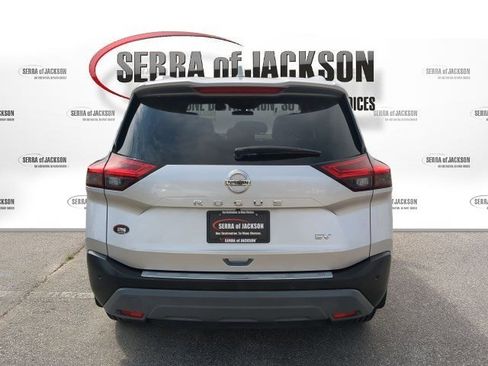 Used 2021 Nissan Rogue SV w/ Premium Package image 7