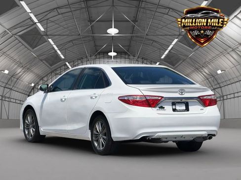 Used 2015 Toyota Camry SE FWD image 10