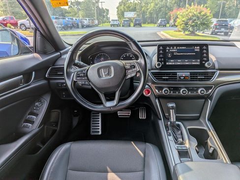 Used 2018 Honda Accord Sport image 12